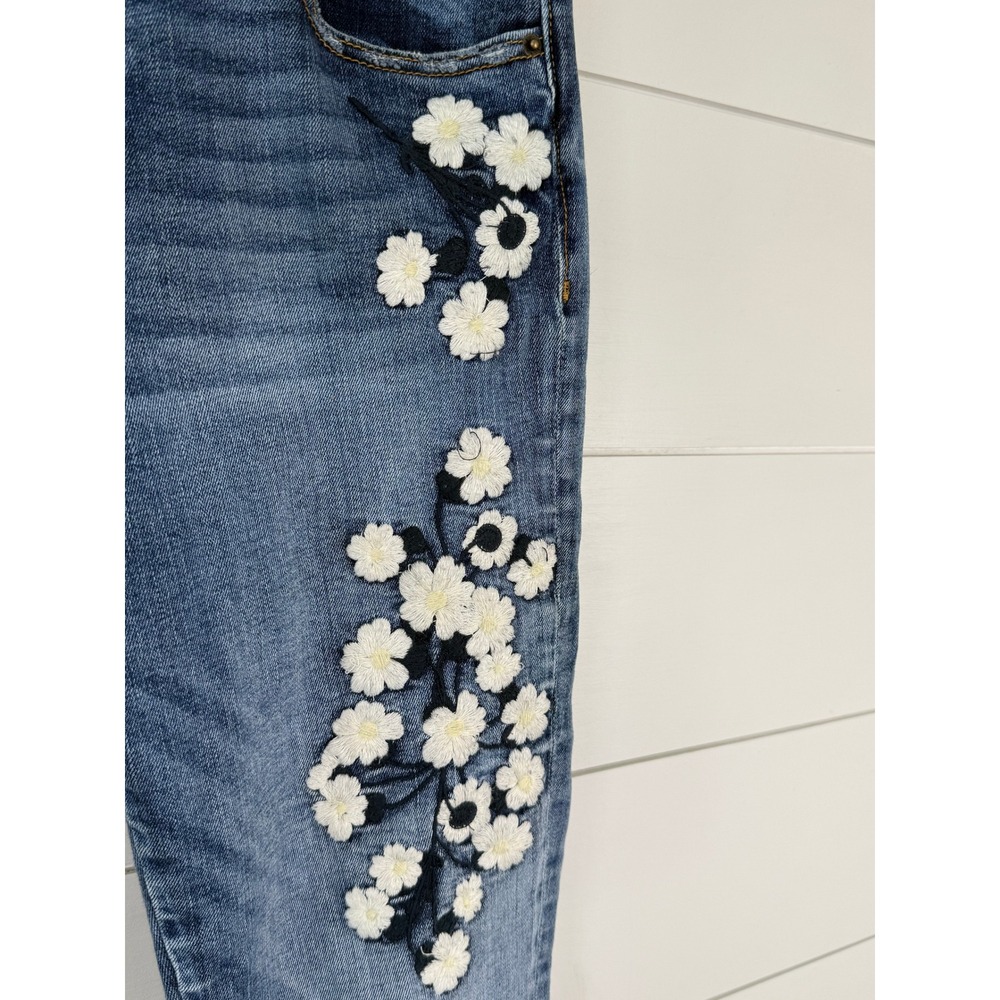 Driftwood Marilyn Jeans Women 29 Floral Embroidered Skinny Raw Step Hem BOHO - Picture 3 of 11